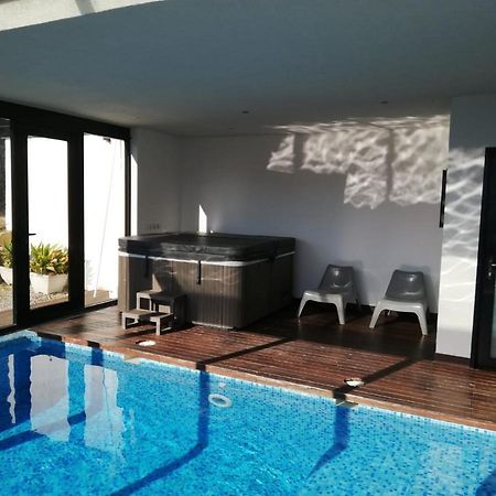 Casa Ceca De La Playa Y Barcelona, Con Piscina Climatizada Y Jacuzzi Villa Vallromanes Bagian luar foto