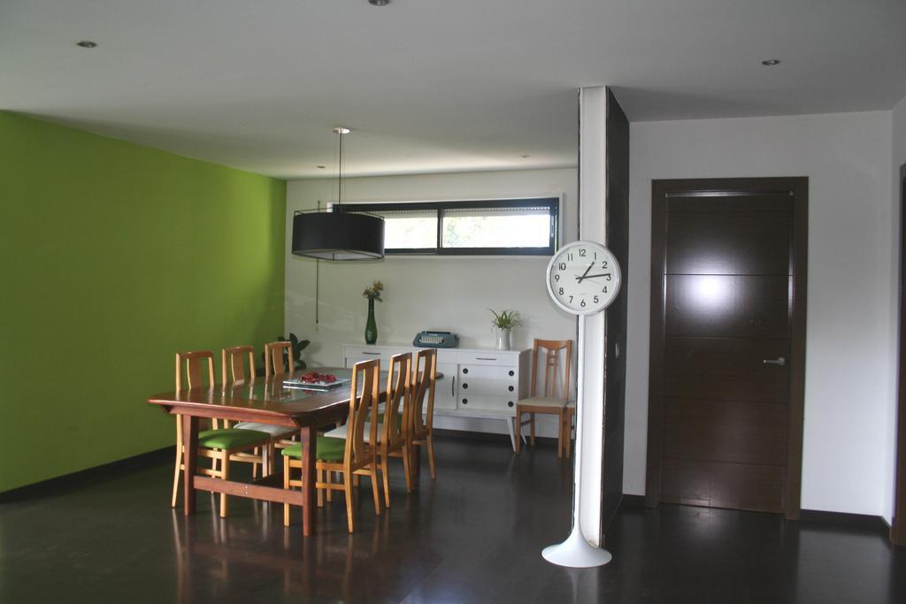 Casa Ceca De La Playa Y Barcelona, Con Piscina Climatizada Y Jacuzzi Villa Vallromanes Ruang foto