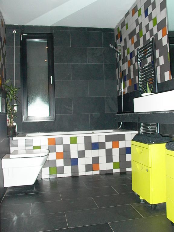 Casa Ceca De La Playa Y Barcelona, Con Piscina Climatizada Y Jacuzzi Villa Vallromanes Ruang foto